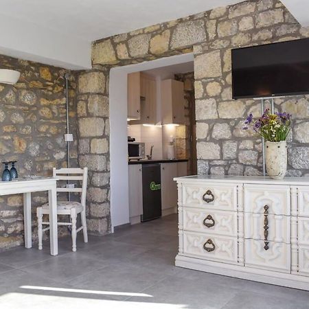 Coastal Stone Hideaway With Stunning Scenery Villa Kitriaí Dış mekan fotoğraf